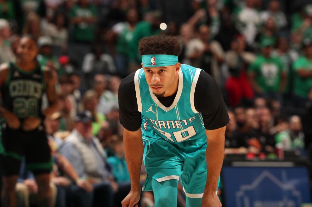 暗含了对其 暗含了对其